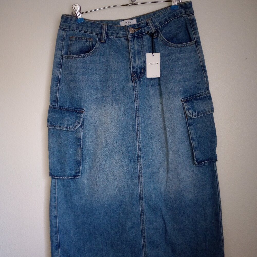 Forever 21 Blue Denim Cargo skirt Size Medium